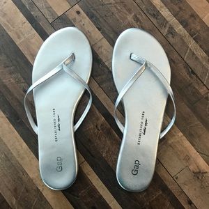 GAP Leather Flip Flops